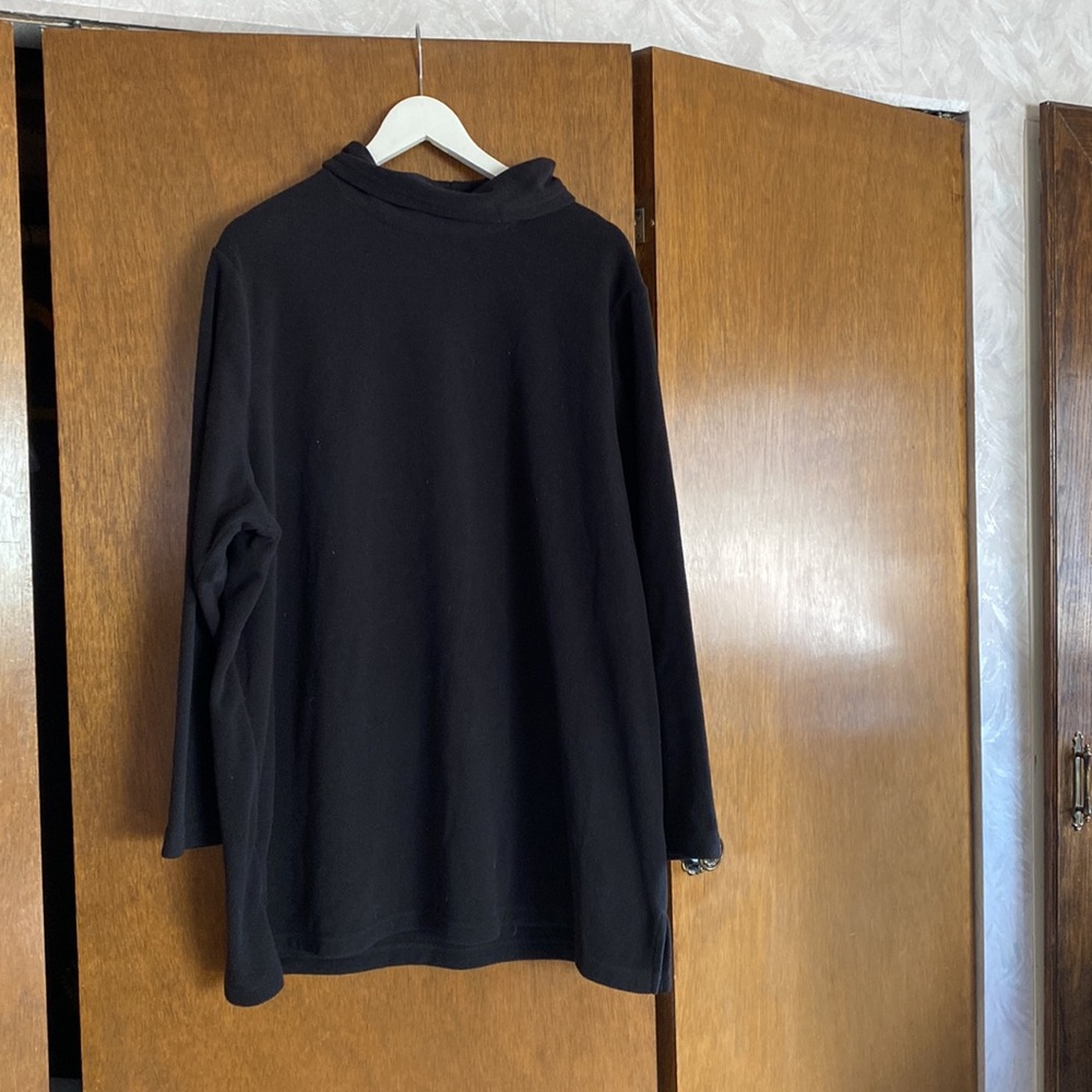Black fleece  mini Cowell neck size 2X lands in